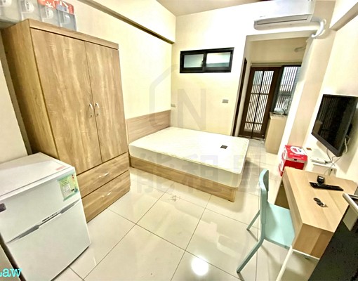 一中街可租補一層兩戶室內機車位附流理台電鍋 - Image 1