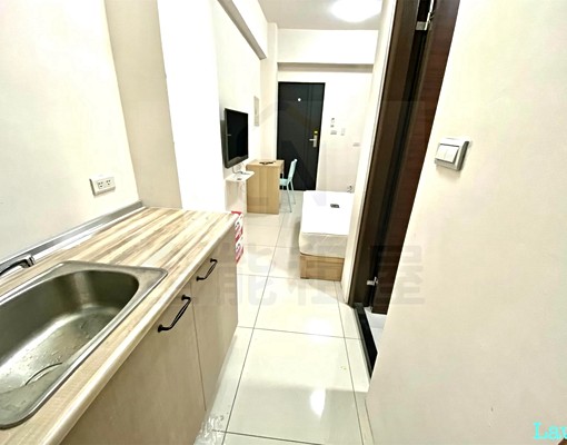 一中街可租補一層兩戶室內機車位附流理台電鍋 - Image 2