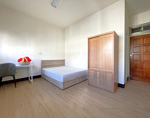 近中華大學 - Image 1