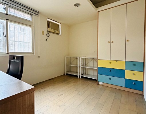 三井百貨旁3房車**便宜租*附車位 - Image 4