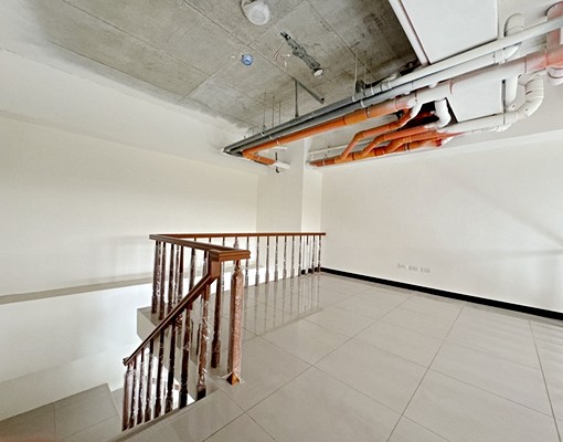 新埔鎮市政御璽~夾層全新黃金店面~ - Image 9