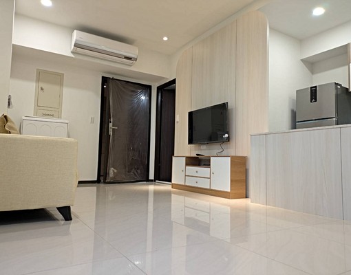 河堤社區二改一房+平面車位-全新裝潢-全新家電-大露臺 - Image 1