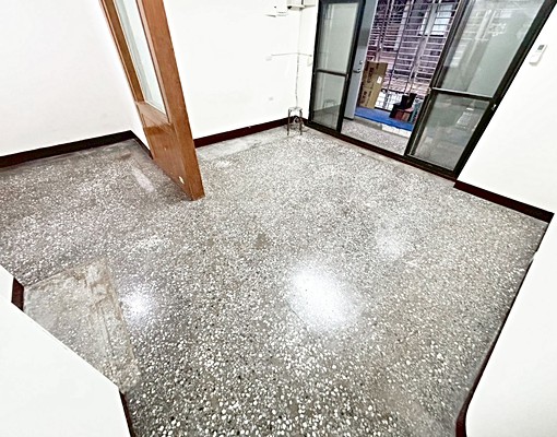 捷運亞東醫院◆4+1房◆可寵採光佳★陽台 - Image 1