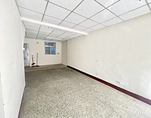 整棟二樓半🍁可寵🍁租補入籍營登🍁門前好停汽車🍁兩房 - Image 7