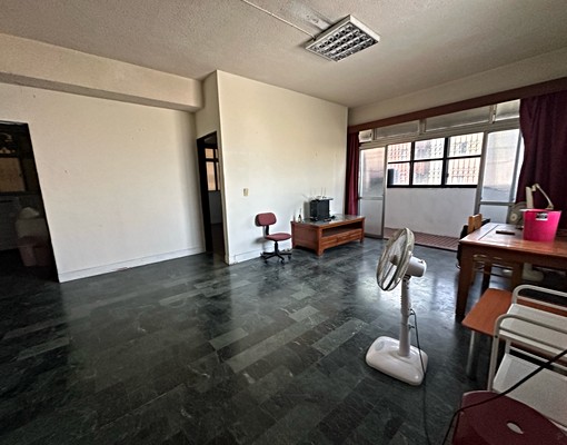 健行國小旁,無電梯公寓,台水台電。 - Image 1