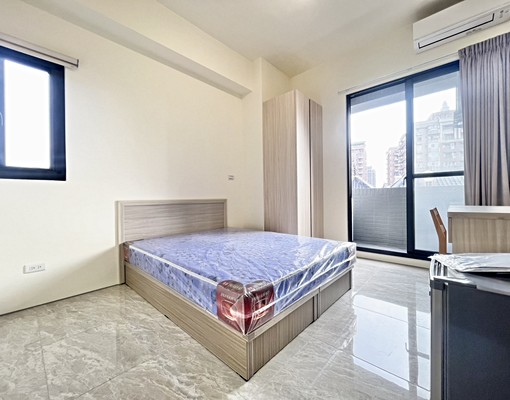 ✨近文心商圈✨可貓,可雙租補✨全新電梯套房,免追垃圾車 - Image 1