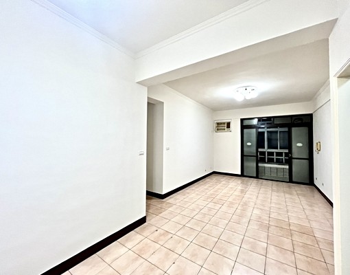 可養寵/三房兩衛一儲藏/格局方正/下樓到全家/生活機能好 - Image 2