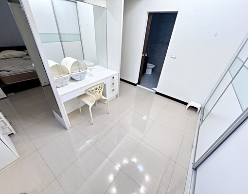 雙車位✅寧靜社區✅洲際漢神✅透天美主臥✅大客廳✅ - Image 8