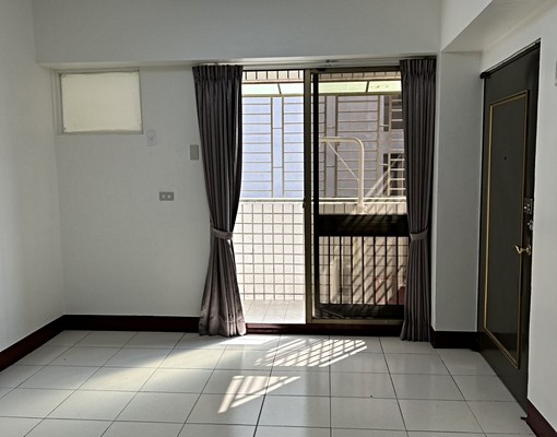 健康路二段近公園三面採光明亮電梯華廈近寶雅全聯小北百貨家樂福 - 591租屋網 - Image 5