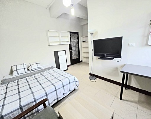 金山金山街度假式浴室有對外窗獨立洗衣機公設廚房 - Image 1