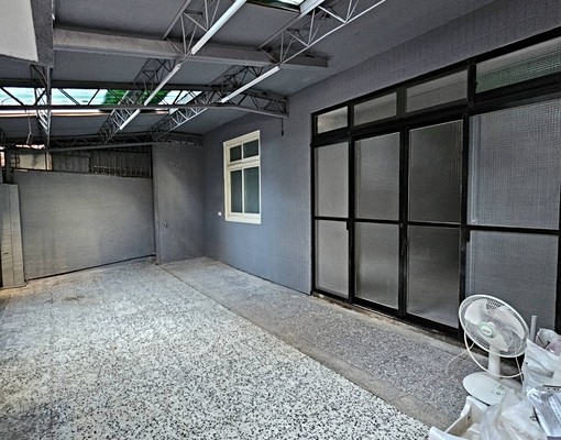 捷運區公所好停車大空間一樓 - Image 1