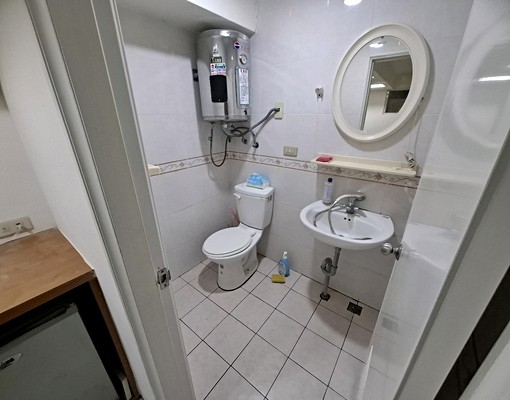 府中捷運套房~免收仲介費 - Image 2