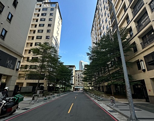 可租補免仲介費近水湳市場.中央公園三房附平面車位 - Image 10