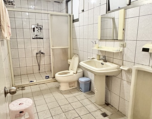 八德介壽路角窗整棟出租✨可店可住、使用空間大 - Image 9