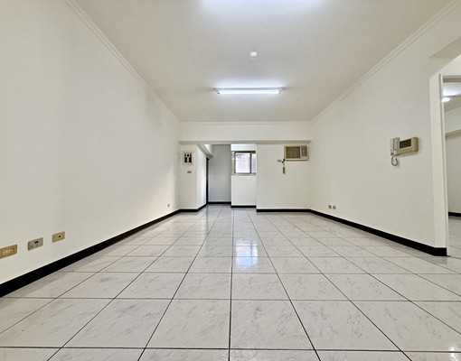 審計新村旁四房車位 - Image 1