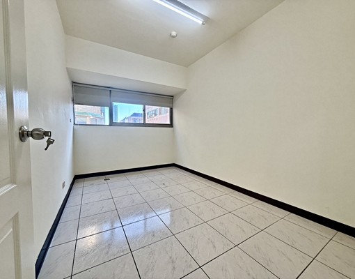 審計新村旁四房車位 - Image 3