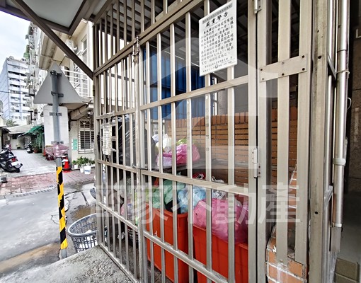 租-套房︱中西金華路~陽台洗衣機~台電景觀宅 - Image 10