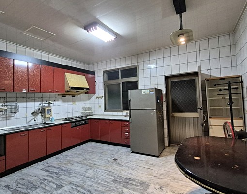 近中科大學，沙鹿整棟透天超大間5房前院停車 - Image 4