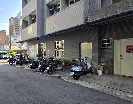 可租補電梯🍎美術館向上國中有陽台大套房🍎 - Image 11