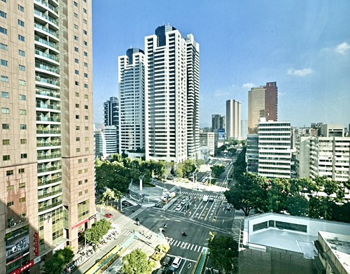 綠園道大四房雙車傢俱電全配 - Image 1