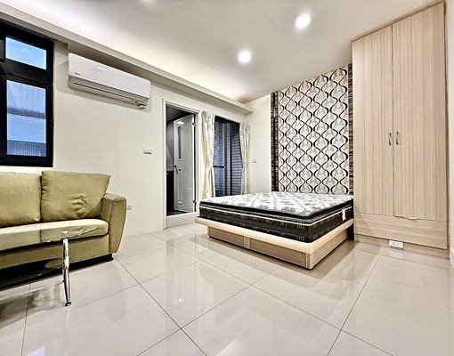 近SOGO/市政府💖可租補獨洗曬質感套房💖可掀式床組🌟 - Image 1