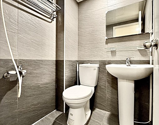 近SOGO/市政府💖可租補獨洗曬質感套房💖可掀式床組🌟 - Image 4