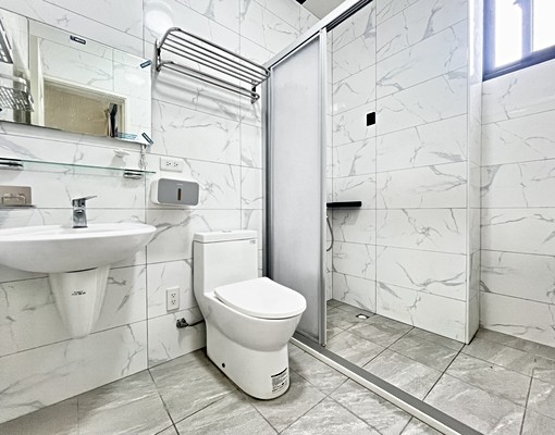 可租補🔥獨洗獨曬💖系統櫃✨室內機車位✅乾溼分離/近74 - Image 6