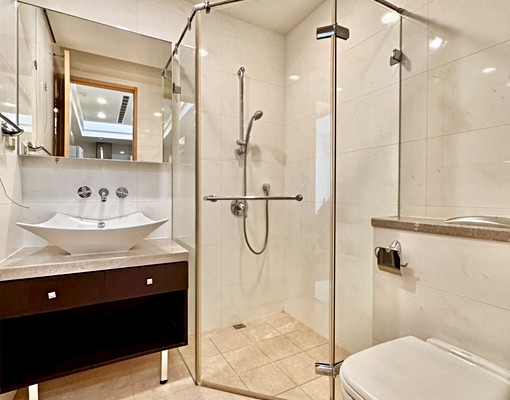 🔥西區┃漂亮大四房+雙平面車位┃傢俱家電全配┃稀有釋出✨✨ - Image 6