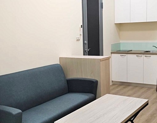 水安宮大英街/精美裝潢透天一樓沙發雙人大套房/可工作室可租補 - Image 3