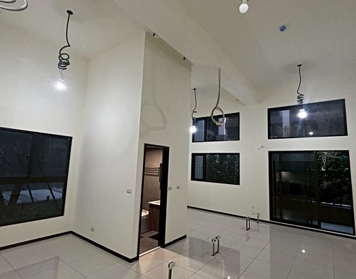 客運園區全新挑高1樓｜可住辦可營登可隔間夾層｜歡迎企業承租 - Image 10