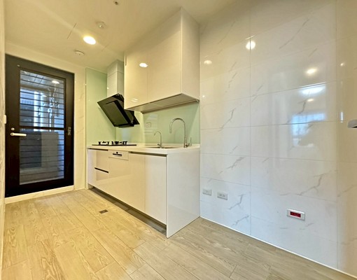 小檜溪🌲全新未住衛浴開窗頂樓視野絕佳｜遠雄夏沐三房車位 - Image 6