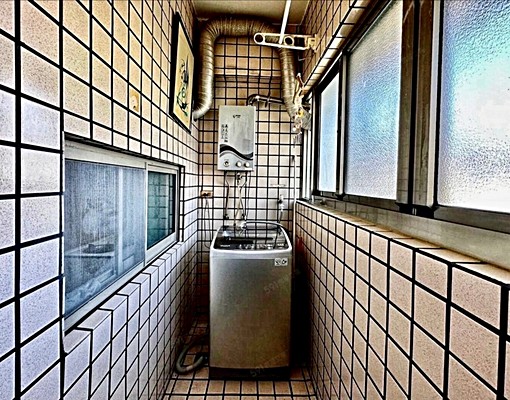 全新整修|傢俱|可租補|近家樂福、逢甲 - Image 12