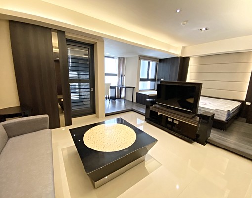 近高鐵*罕見飯店式*百萬裝潢*附車位*有陽台 - Image 3