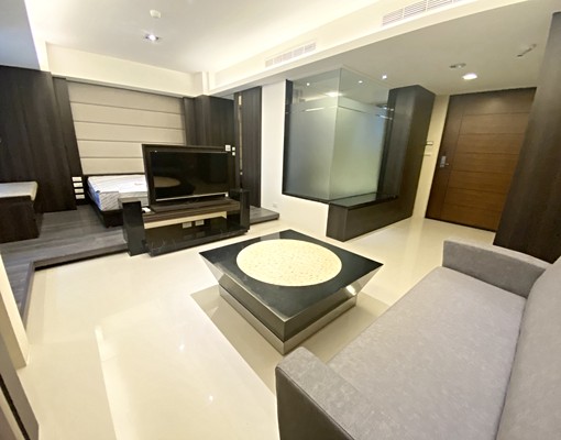 近高鐵*罕見飯店式*百萬裝潢*附車位*有陽台 - Image 4