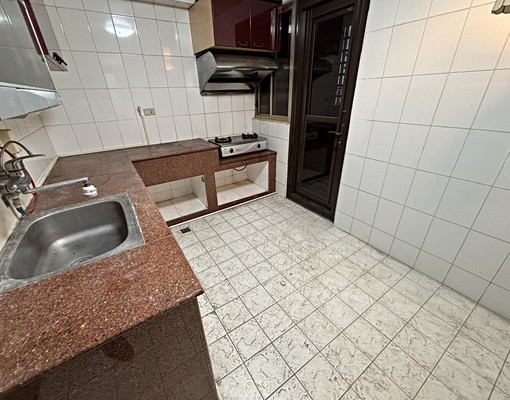 電梯2房平面車出租 - Image 8