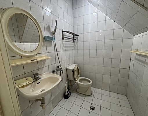 尊信🆕中正南路大透天可停雙車四房可租補可寵免仲介費!!! - Image 4