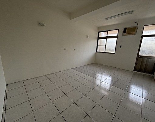 尊信🆕中正南路大透天可停雙車四房可租補可寵免仲介費!!! - Image 13