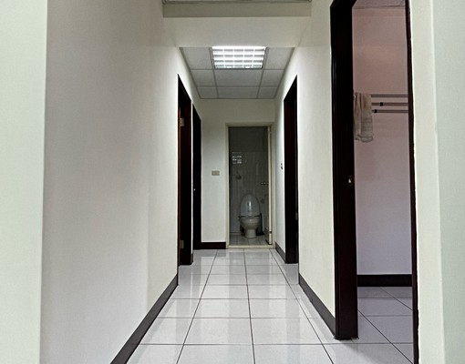 銀行樓上#近康橋~實惠租屋👍竹林路👍4房2廳2衛雙車 - Image 6