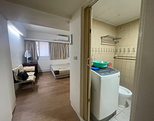 真正✨北門捷運站，北車新整理採光獨立套房，窗台可曬衣✨ - Image 2