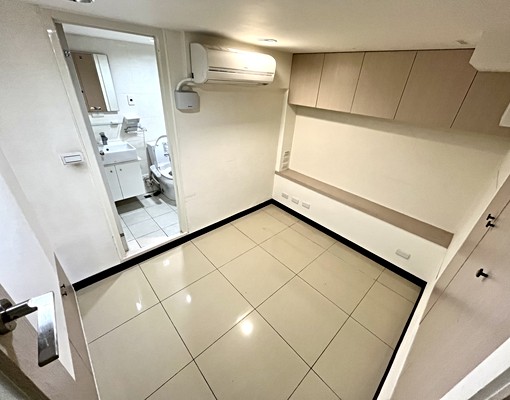 士林芝山❣️免爬梯對外窗獨洗曬~採光通風收垃圾包裹~捷運機能 - Image 6