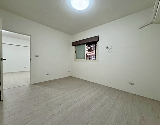 大墩國中小三房車位露臺戶,可租補入戶籍,租金含管理費,價可議 - Image 11