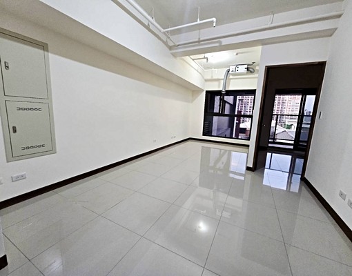 苓雅全新1+1房一廳~含管可租補!皇普摩天100 - Image 2