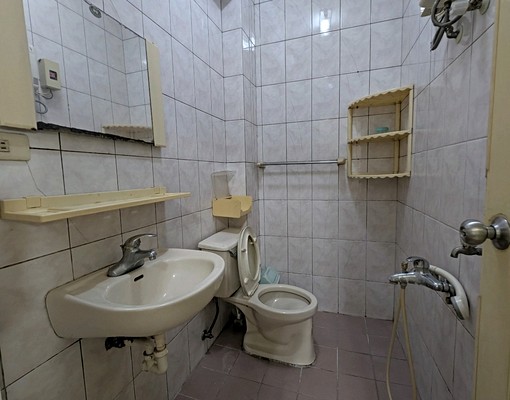 安築房屋｜豐樂公園｜超值套房｜好停車可租補有子母車網路第四台 - Image 8