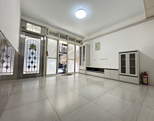 免仲介費/全新家具百萬裝潢/全室隔音門/近重陽橋/雙衛浴 - Image 1