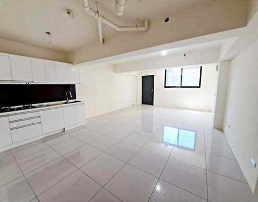 全新首租近金山街有車位可報稅租補可養寵住店合一2房2衛大陽台 - Image 1