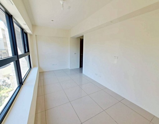 全新首租近金山街有車位可報稅租補可養寵住店合一2房2衛大陽台 - Image 4