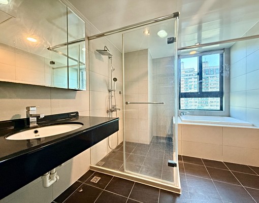 可租補｜系統裝潢｜漂亮採光｜浴缸｜可開伙｜獨洗獨曬 - Image 7