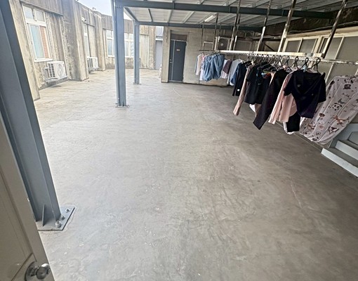 博愛街暖色系質感1房!!進家樂福商圈走路可到博愛國小 - Image 1