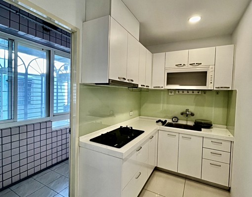 捷運步行7分鐘,三面採光學區大三房,可租補 - Image 6