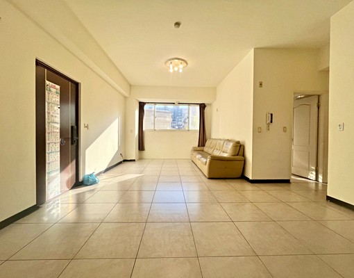 ✓近逢甲商圈✓超值3+1房大坪數✓可租補台水電 - Image 1